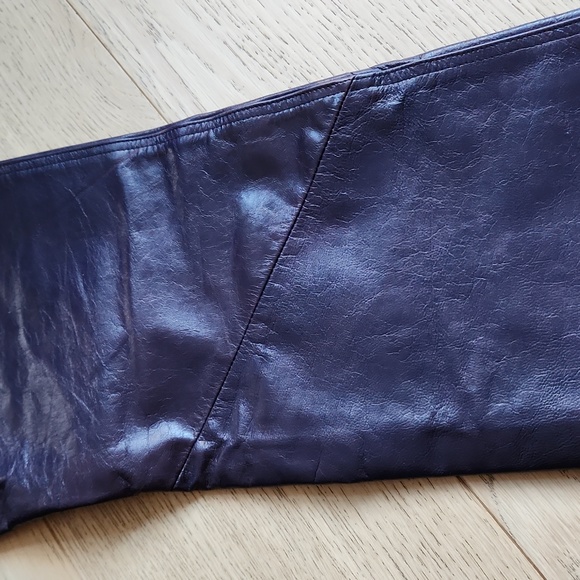 Vintage Elements by Vakko Leather Pants in Aubergine - Picture 7 of 15
